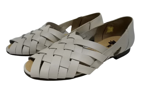 【かぼちゃの馬車 CA-57 ホワイト】編み込みオープントゥシューズ